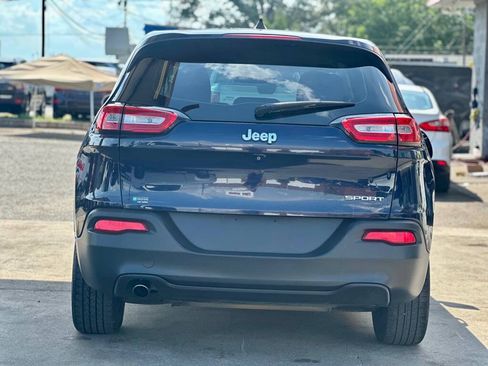 Used 2016 Jeep Cherokee Sport FWD image 7
