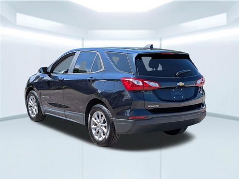 Used 2020 Chevrolet Equinox LS w/ LS Convenience Package FWD image 4