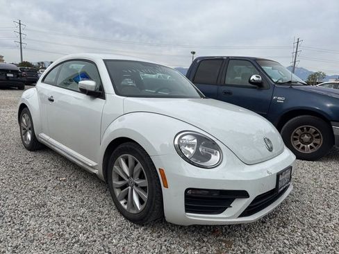 Used 2017 Volkswagen Beetle 1.8T Classic image 4