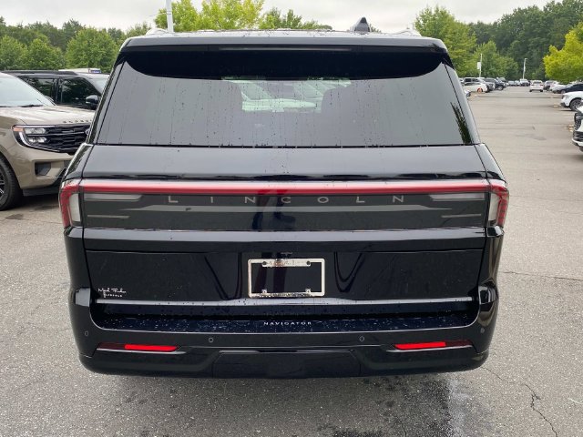 New 2027 Lincoln Navigator Reserve AWD/4WD image 29