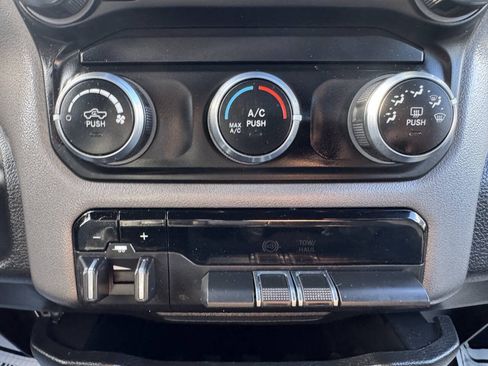 Used 2022 RAM 2500 Big Horn AWD/4WD image 18