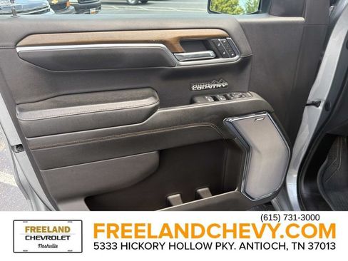Used 2023 Chevrolet Silverado 1500 High Country w/ High Country Premium Package AWD/4WD image 19