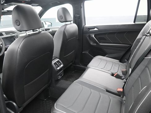 Used 2024 Volkswagen Tiguan SEL R-Line image 30