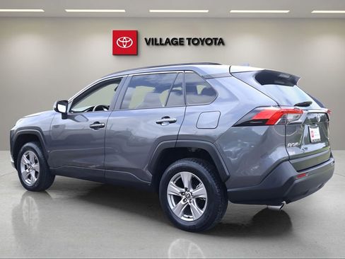 Certified 2022 Toyota RAV4 XLE w/ Convenience Package FWD image 3
