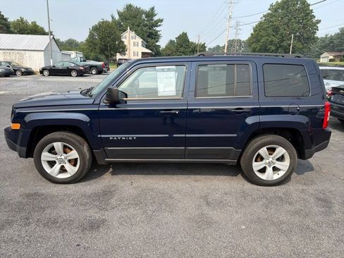 Used 2014 Jeep Patriot Latitude AWD/4WD image 2