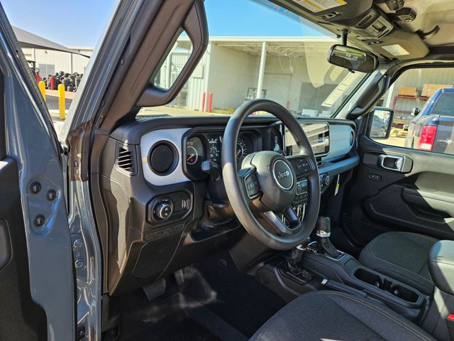 New 2026 Jeep Gladiator Sport AWD/4WD image 3