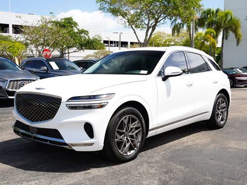 Used 2023 Genesis GV70 2.5T w/ Select Package image 3