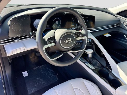 New 2026 Hyundai Elantra Limited image 9