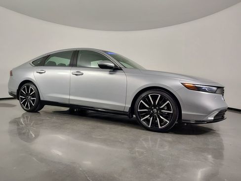 Used 2025 Honda Accord Touring image 14