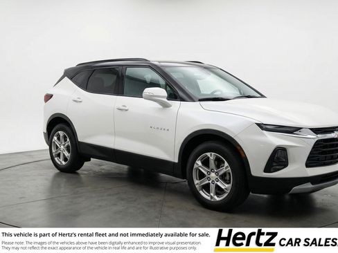 Used 2025 Chevrolet Blazer LT FWD image 1