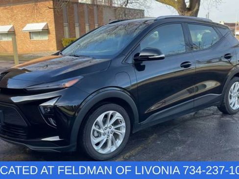 Used 2023 Chevrolet Bolt EUV LT w/ Comfort Package image 4