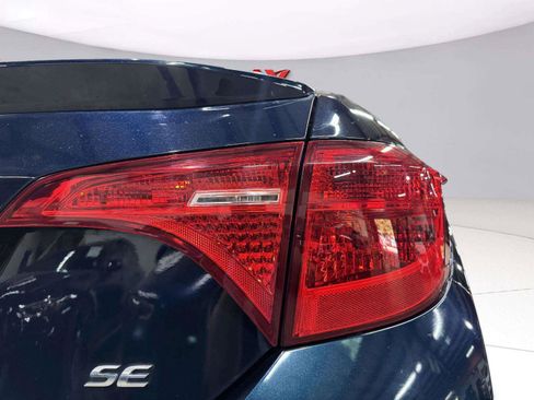 Used 2018 Toyota Corolla SE FWD image 13