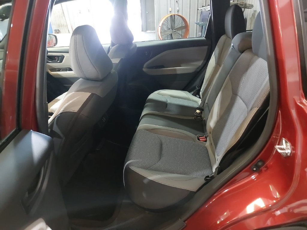 Used 2025 Subaru Forester Premium AWD/4WD image 14
