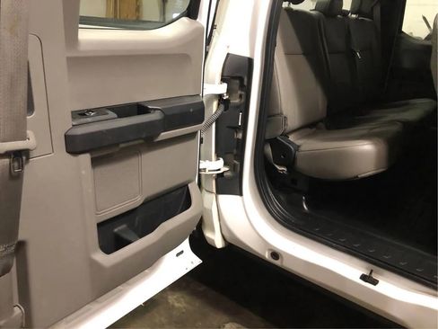 Used 2018 Ford F150 XL w/ Equipment Group 101A Mid RWD image 11