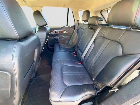 Used 2014 Lincoln MKX Base w/ Equipment Group 101A image 22