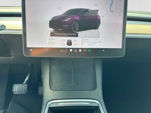 Used 2023 Tesla Model Y AWD image 12