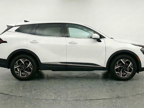 Used 2025 Kia Sportage LX image 11