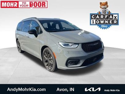 Used 2025 Chrysler Pacifica Limited