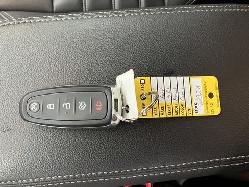 Used 2019 Ford Escape SEL image 19