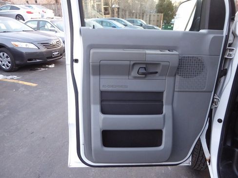 Used 2009 Ford E-350 and Econoline 350 XL image 18