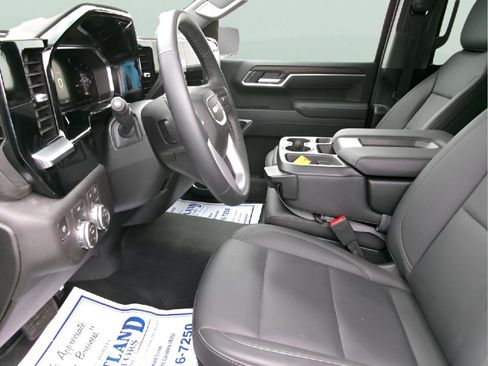 Used 2026 GMC Sierra 1500 SLT AWD/4WD image 13