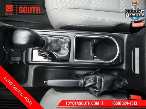 Used 2022 Toyota Tacoma SR AWD/4WD image 19