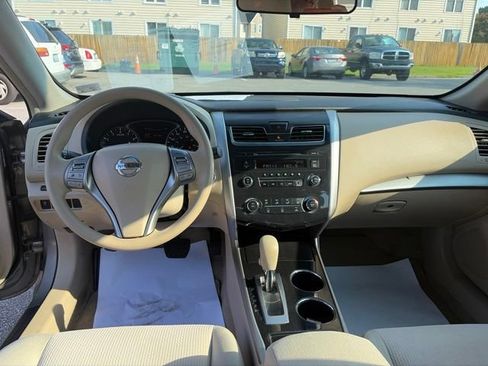 Used 2013 Nissan Altima 2.5 S FWD image 11