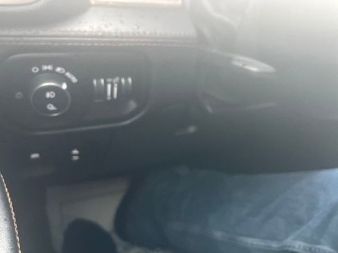 Used 2019 RAM 1500 Limited image 12