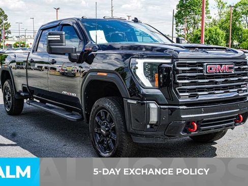 Used 2024 GMC Sierra 2500 AT4 w/ Technology Package AWD/4WD image 3