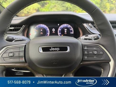Used 2026 Jeep Grand Cherokee Limited AWD/4WD image 25