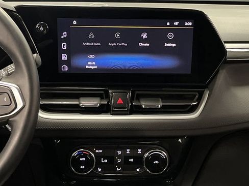 Used 2024 Chevrolet TrailBlazer LT w/ Convenience Package image 8