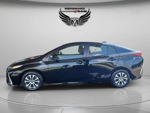 Used 2022 Toyota Prius Prime XLE image 4