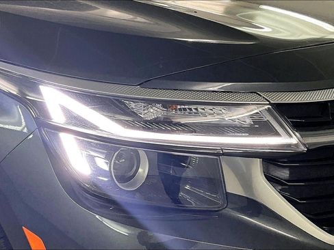 Used 2024 Kia Seltos EX image 32