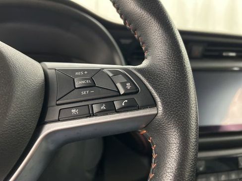 Used 2023 Nissan Kicks SR w/ SR Premium Package image 10