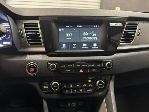 Used 2019 Kia Niro LX image 19