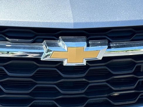 Used 2025 Chevrolet Trax LS FWD image 8
