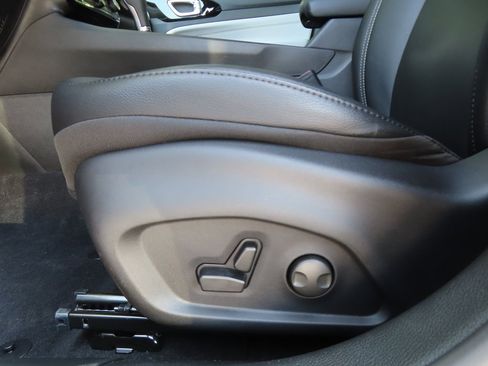 New 2026 Jeep Compass Limited image 8