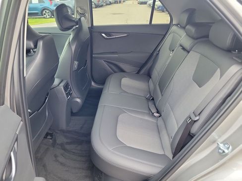 New 2026 Kia Niro EX FWD image 15
