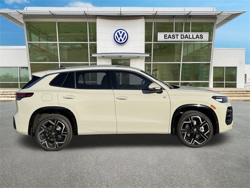 New 2026 Volkswagen Tiguan SEL R-Line image 2