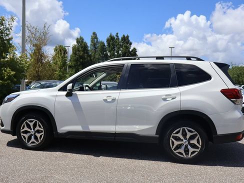 Used 2024 Subaru Forester Premium AWD/4WD image 5