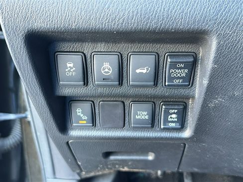 Used 2015 Nissan Pathfinder Platinum w/ Family Entertainment Package image 18