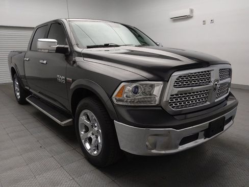 Used 2018 RAM 1500 Laramie RWD image 13