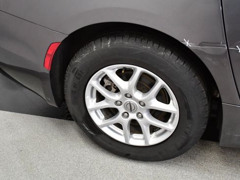 Used 2023 Chrysler Pacifica Touring-L FWD image 33