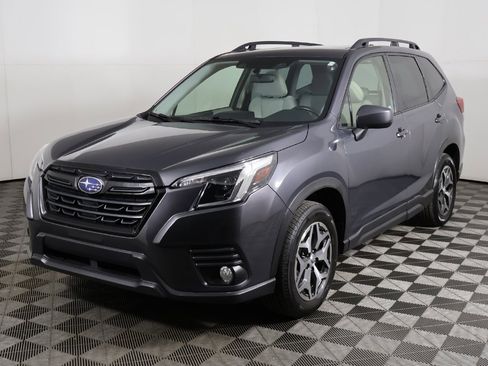 Used 2023 Subaru Forester Premium image 8