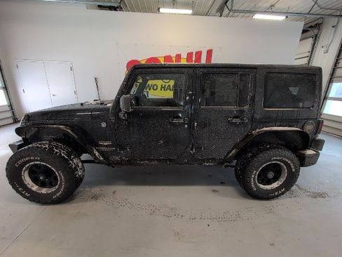 Used 2014 Jeep Wrangler Unlimited Sahara w/ Connectivity Group image 2
