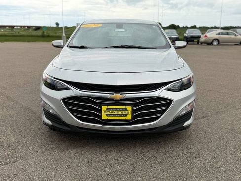 Used 2020 Chevrolet Malibu LT FWD image 2