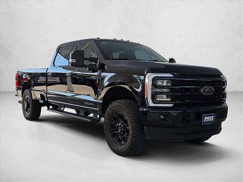 Used 2023 Ford F250 XLT w/ Black Appearance Package AWD/4WD image 3