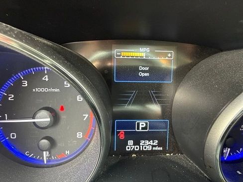 Used 2017 Subaru Legacy 2.5i Premium AWD/4WD image 10