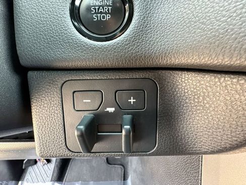 Used 2025 Toyota Tundra Limited image 36