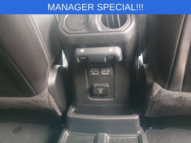 Used 2023 Jeep Wrangler Unlimited Sahara AWD/4WD image 16